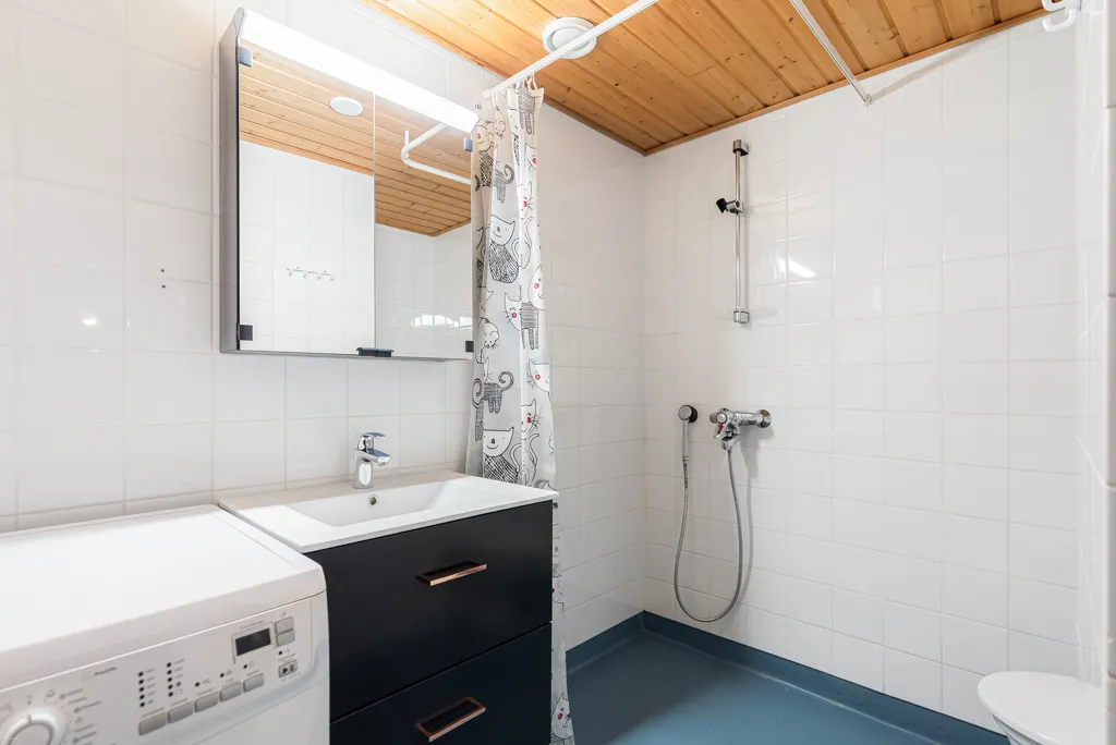 Vannitoad - Bright Apartment with Balcony in Hyvinkää