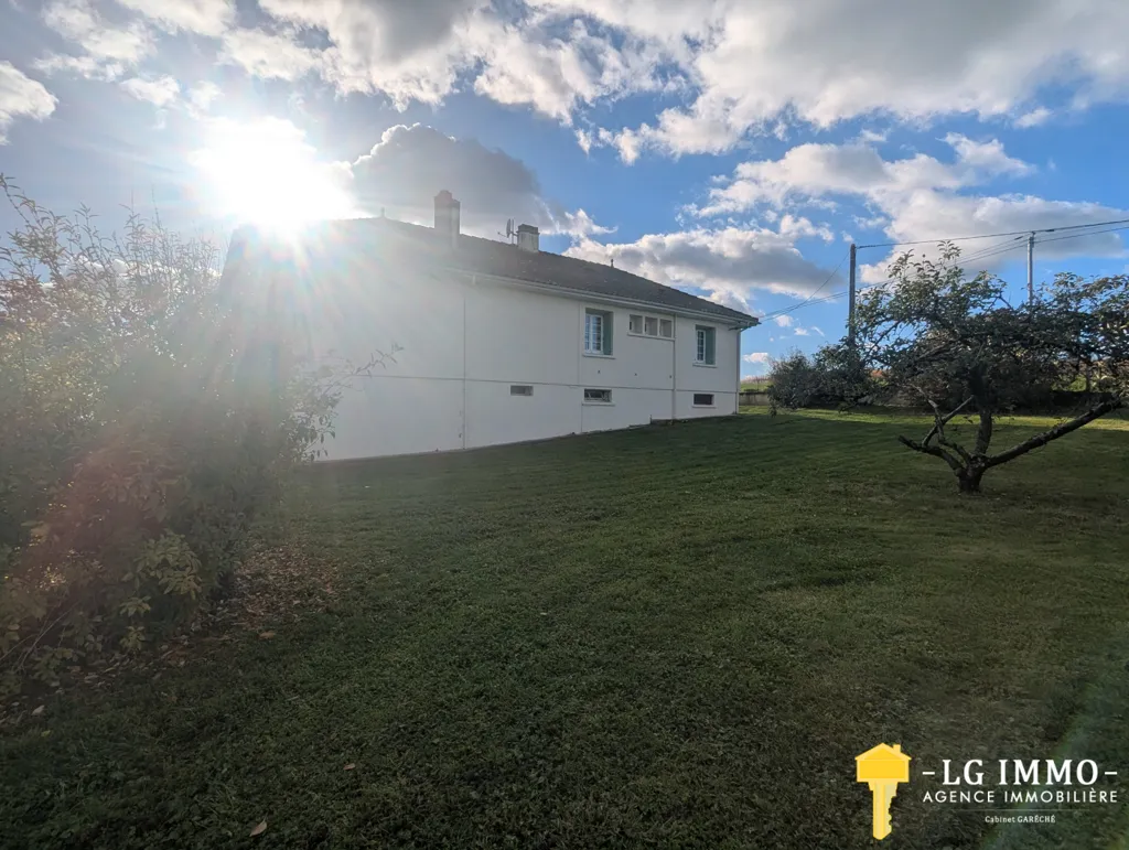 Aed - House with Garden and Cellar in Countryside