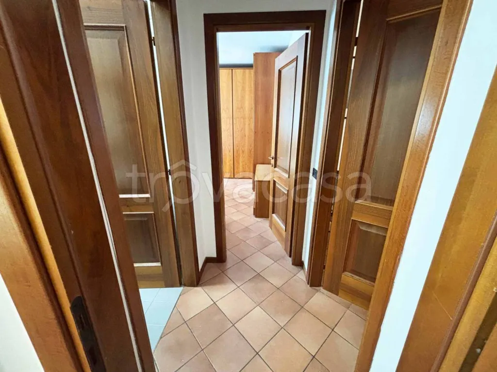 Esik - Ground Floor Apartment with Courtyard in Ferrara