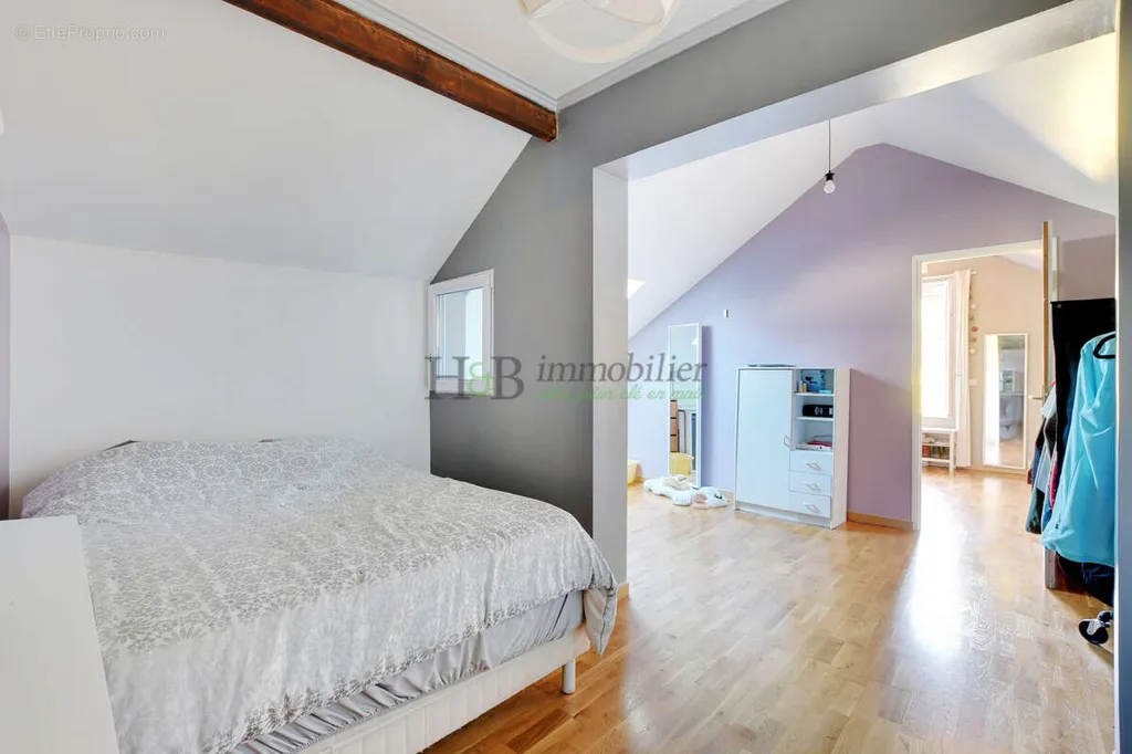 Bedrooms - Detached House with Garden in Villetaneuse