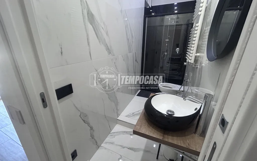 Bagni - Appartamento ristrutturato con balcone a Pomigliano D'Arco