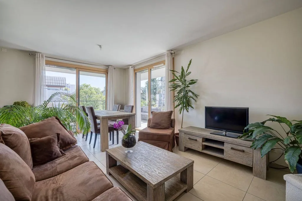 Elutuba - 1 Bedroom Apartment with Mountain View in Annecy