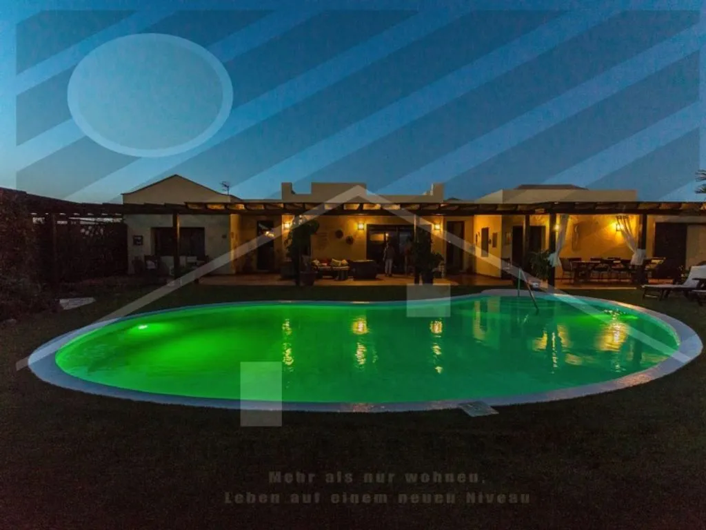 Bassein - Luxury Villa with Dual Pools in Lajares