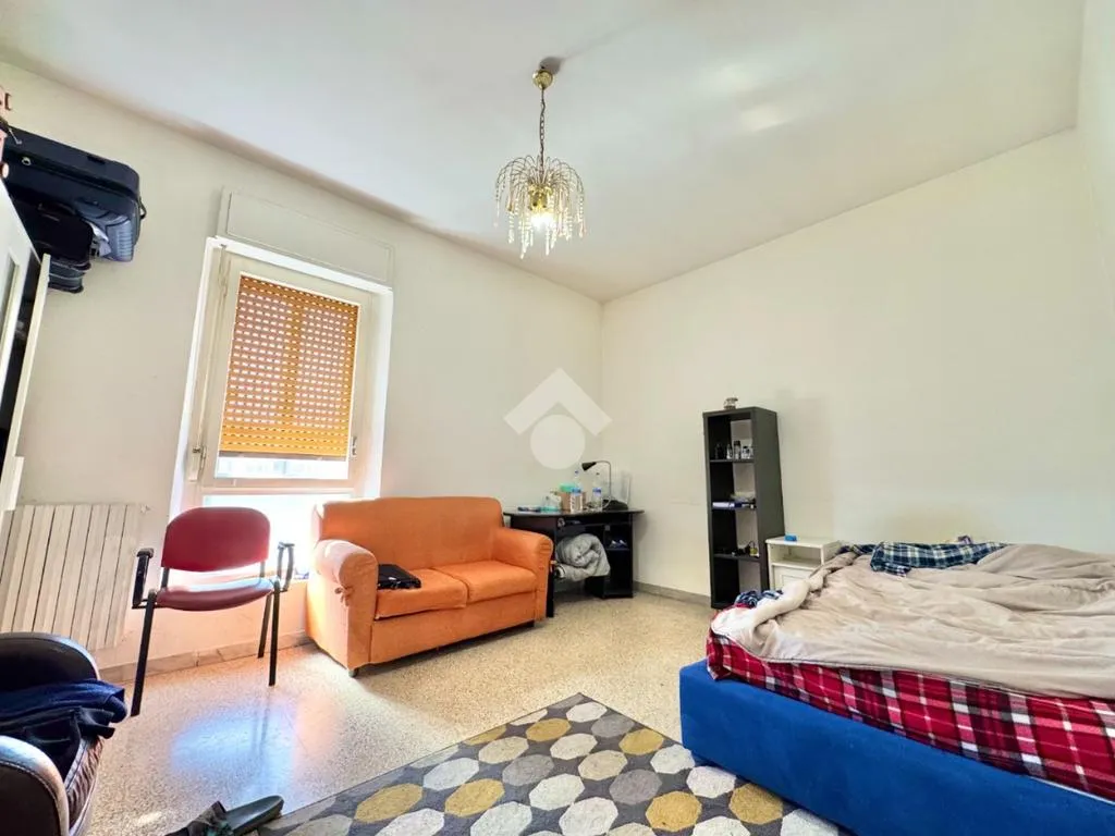 Bedrooms - 4-Room Apartment with Balcony in Bari
