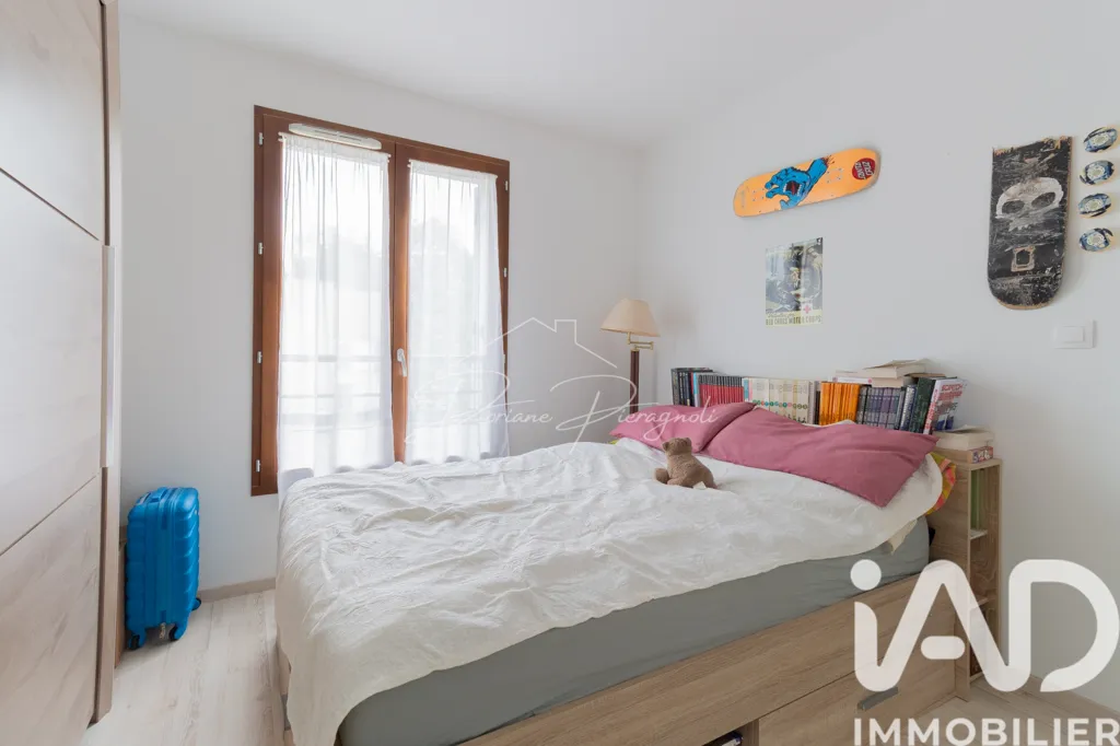 Chambres - Appartement Récemment Construit avec Terrasse à Maffliers