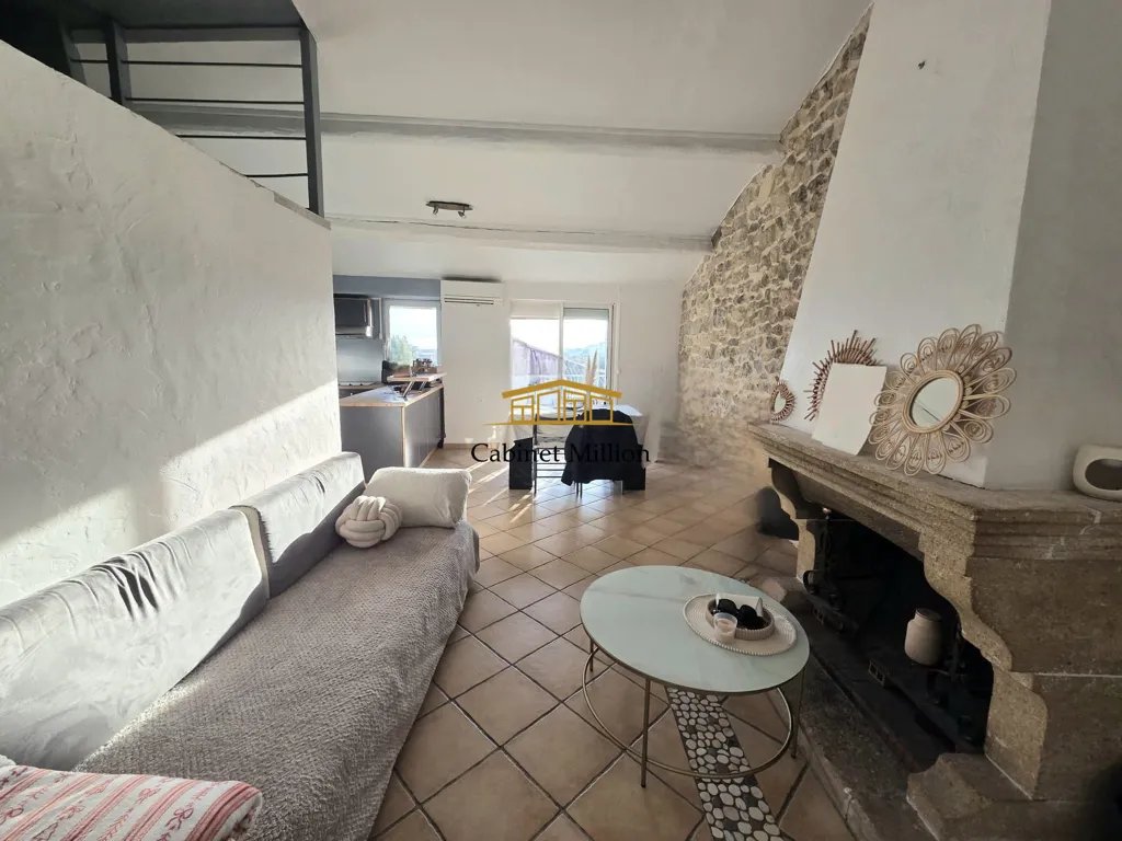 Soggiorno - Charming 2-Bed Flat with Balcony in Vic-la-Gardiole