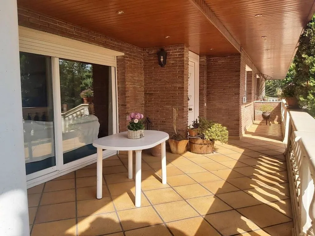 Terrazza - Spacious House with Pool in Valldoreix, Sant Cugat