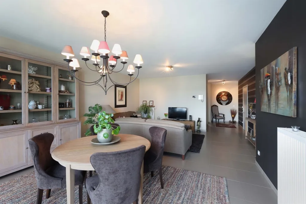 Salle à manger - Appartement avec Terrasse et Parking à Hasselt