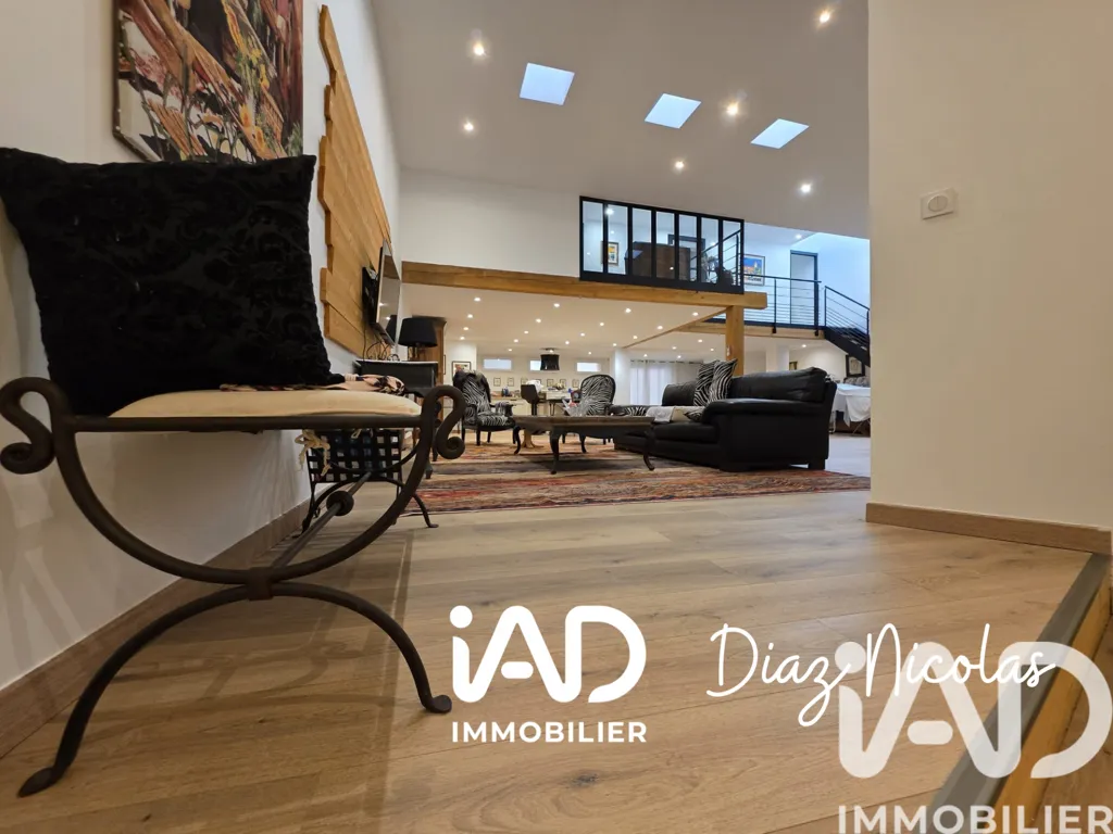 Elutuba - Exceptional Loft with 100m² Living Space in Pollestres