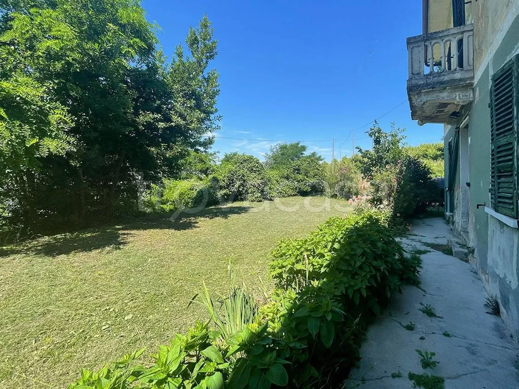 Jardin - Rustic Casale with Vineyard Views in Santo Stefano Belbo