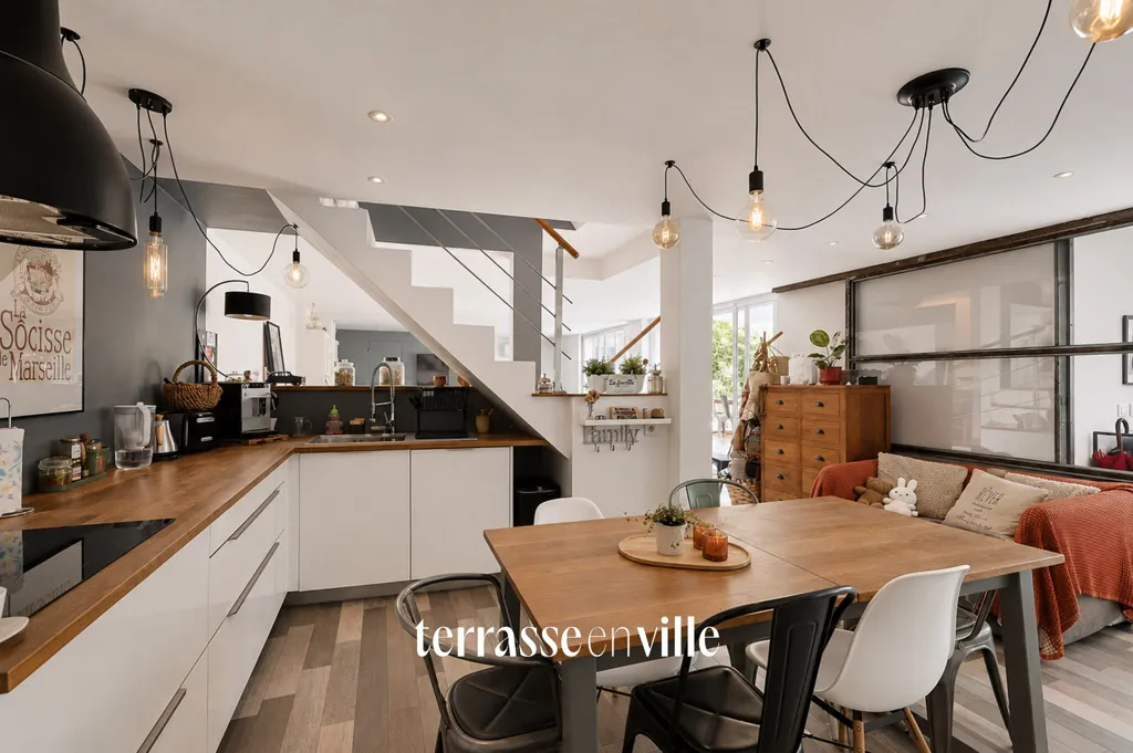Salle à manger - Maison avec Piscine et Jardin à Bois Luzy