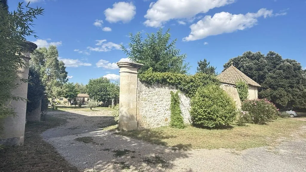 Jardin - Maison de Luxe avec Installations Équestres à Montpellier