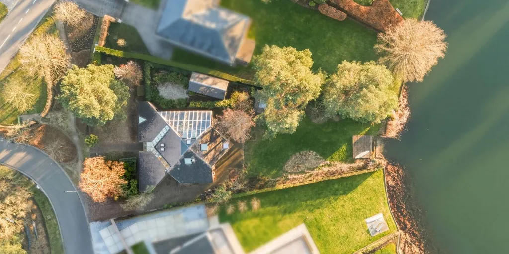 Vista aerea - Architectural House with Water View in Keerbergen