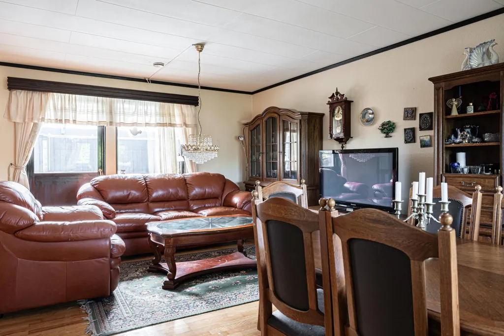 Living Room - Sutteräng Villa with Balcony in Västmanland