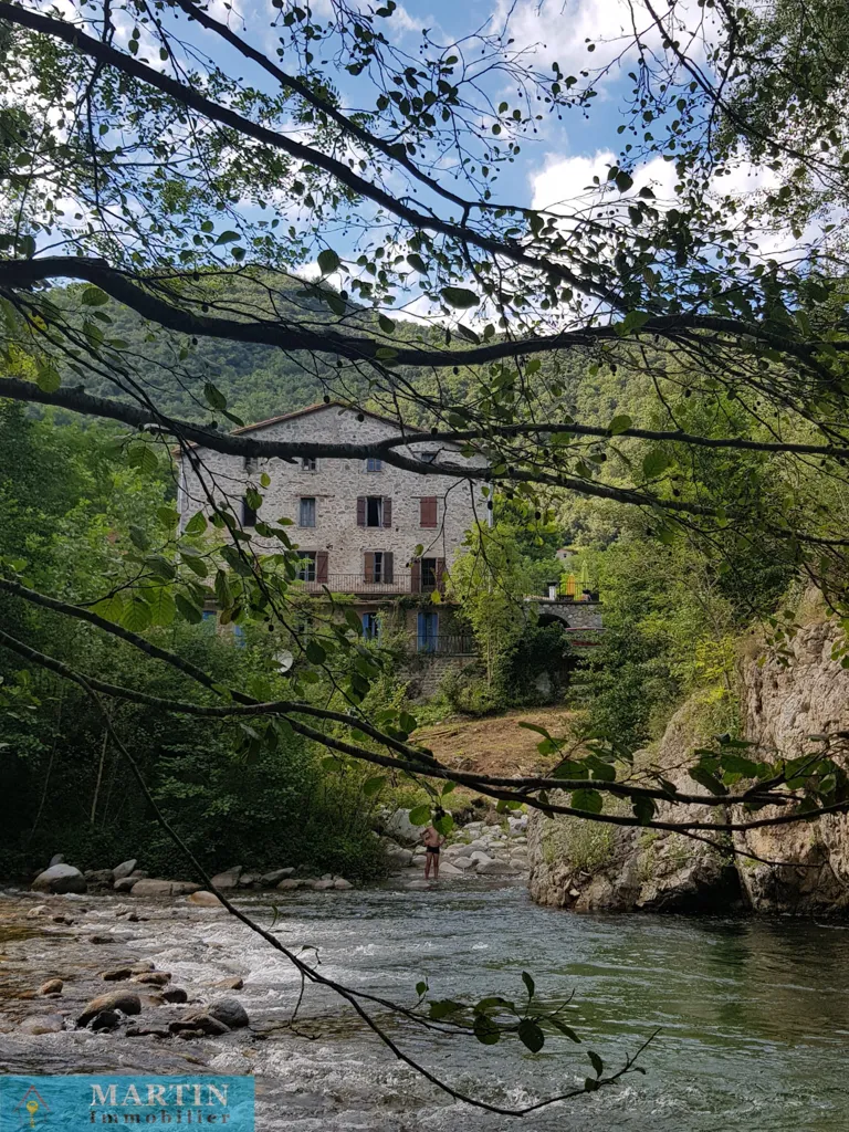 Giardino - Mas with River Access in Peaceful Hamlet