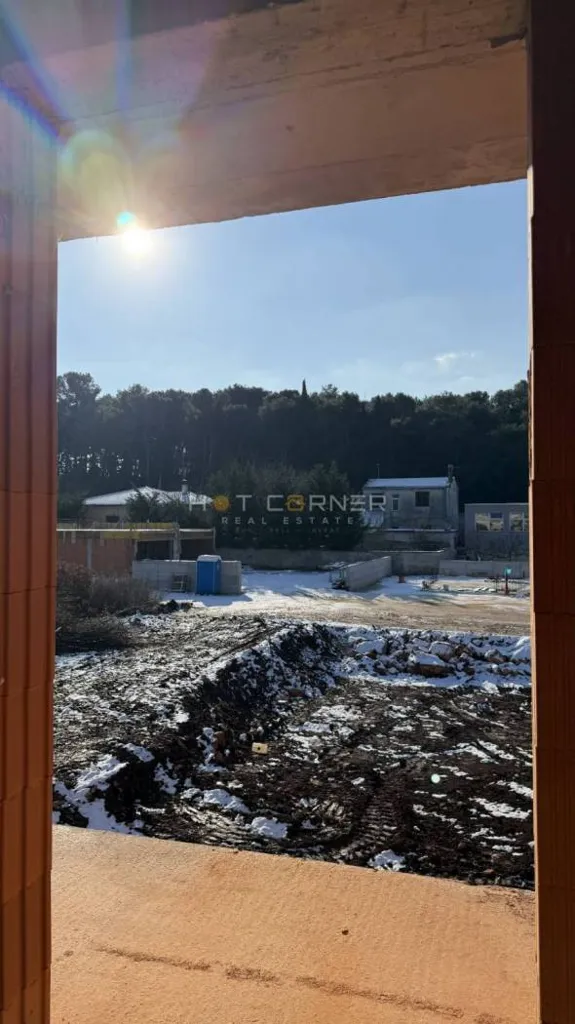 Toad - Two-Bedroom Apartment with Terrace in Valmade, Pula