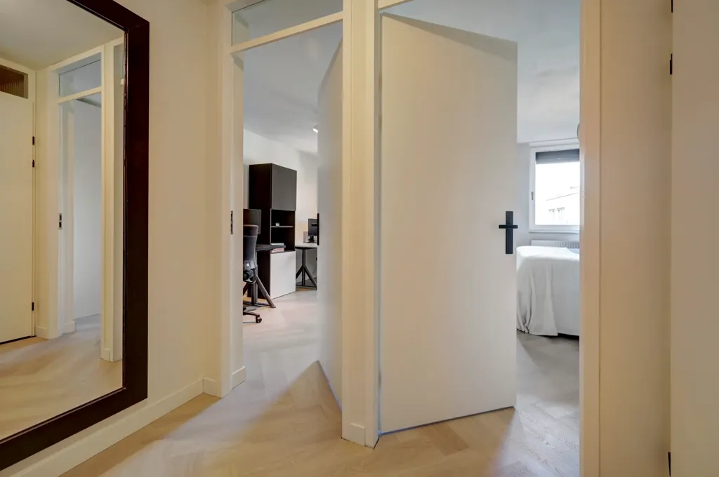 Ingresso - Modernised 3-Bedroom Apartment with Balcony in Westerpark