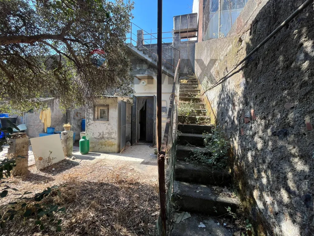 Rooms - Semi-detached House with Garden in Catania Centre