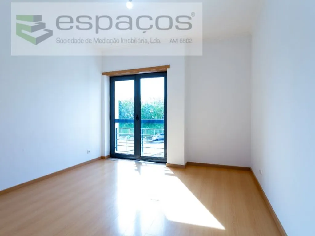 Toad - Luxury Apartment with River View in Bobadela