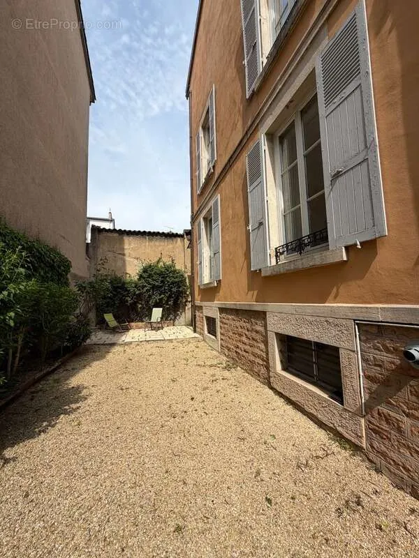 Maison 10 pièces à Macon