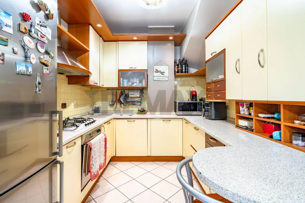 Cuisine - Villa with Terrace in Paderno Dugnano