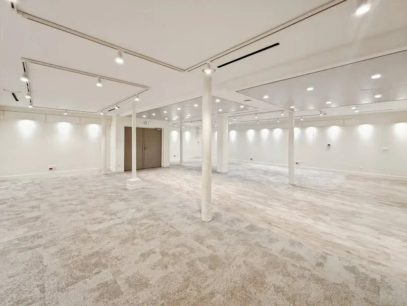 Pièces - Locaux Professionnels de 255 m² à Paris 10ème
