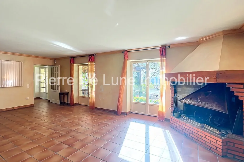 Soggiorno - Character House with Panoramic View in Caluire-et-Cuire