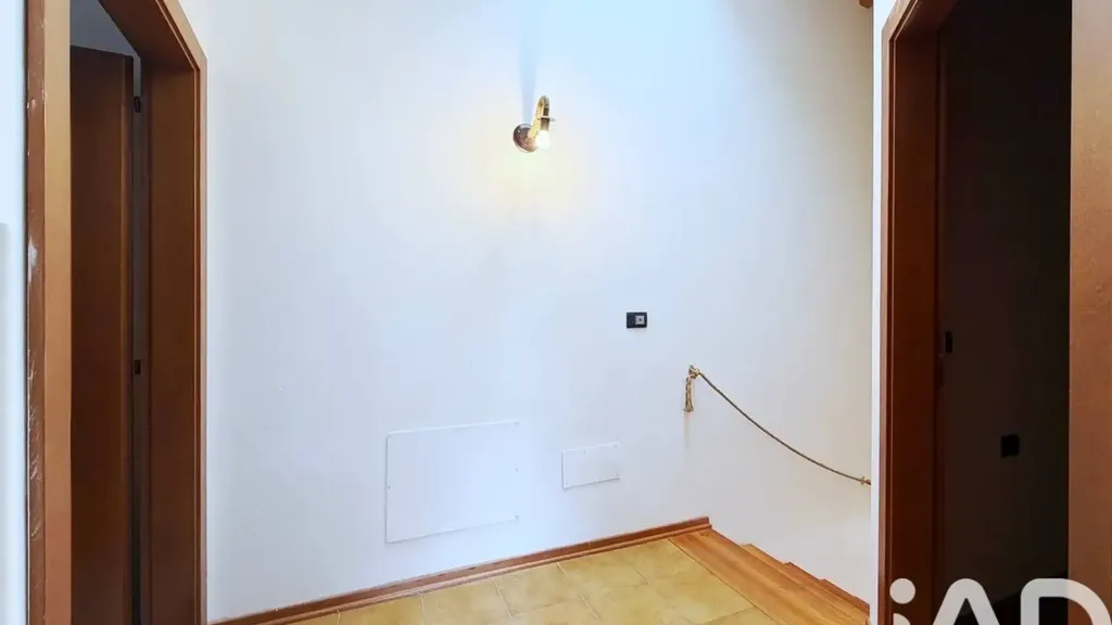hallway_entrance