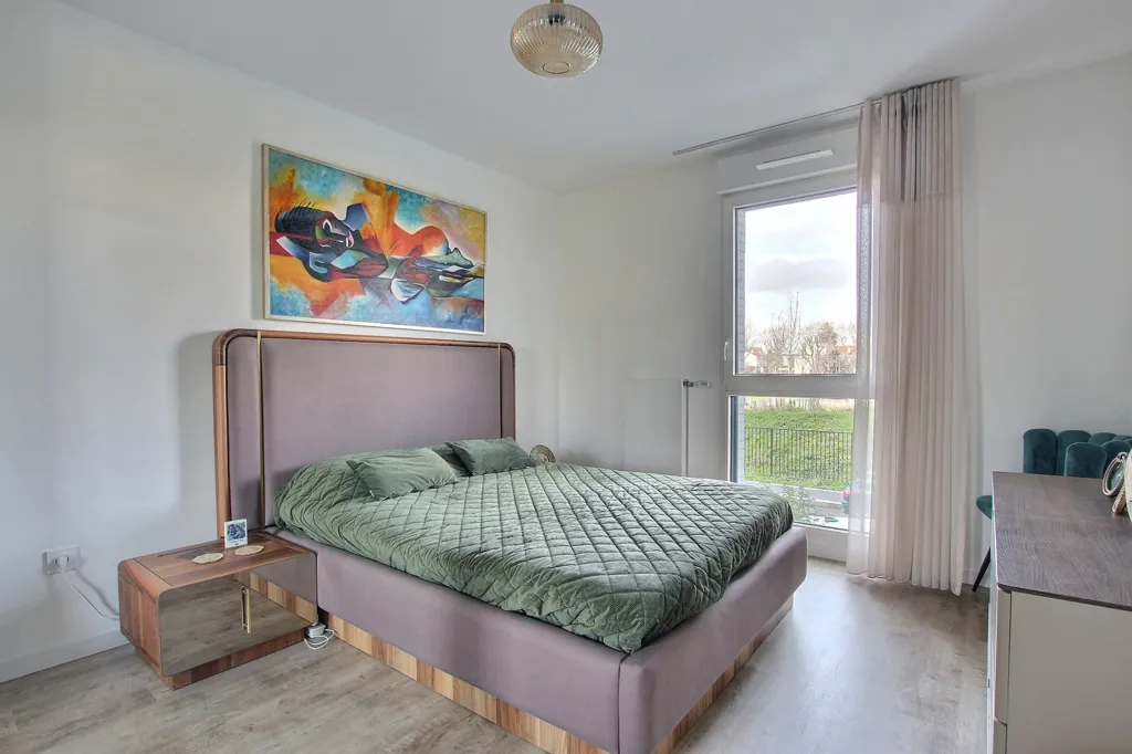 Chambres - Appartement Récent avec Vue Parc à Bois-Colombes