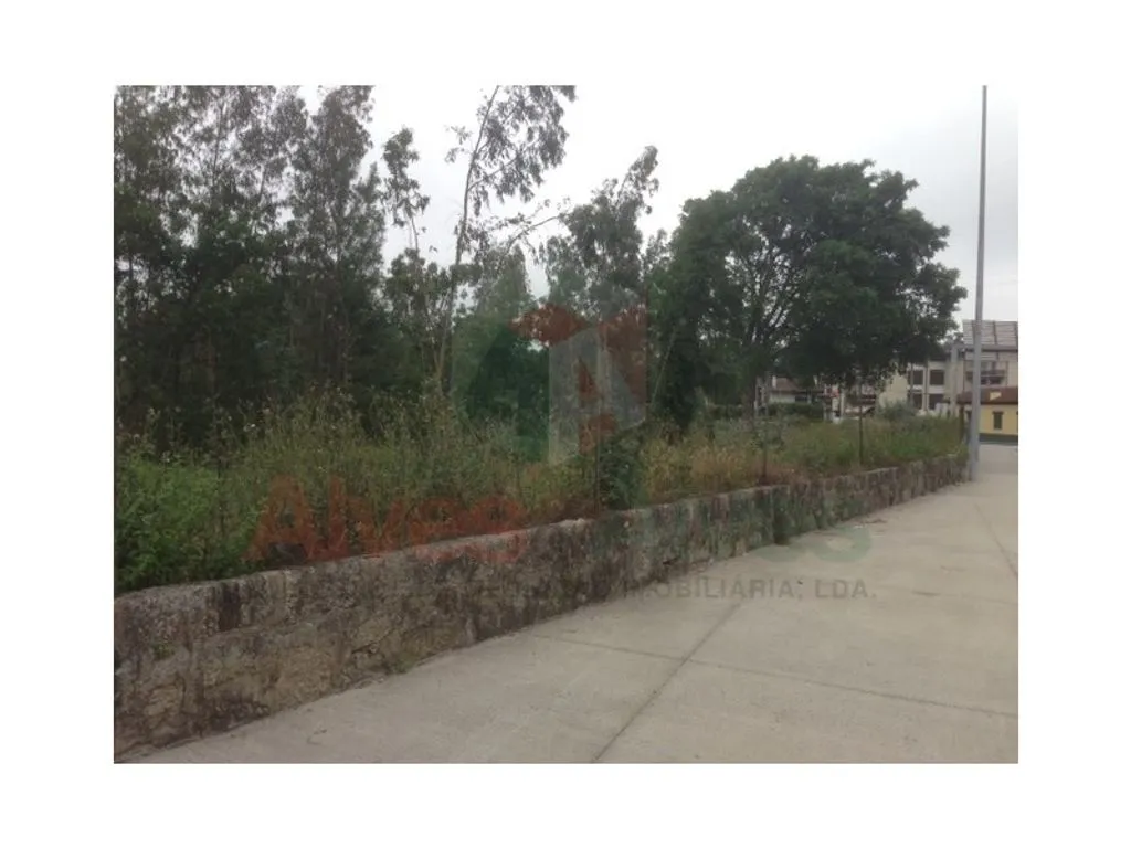 Jardin - Building Land in Residential Area, Maia