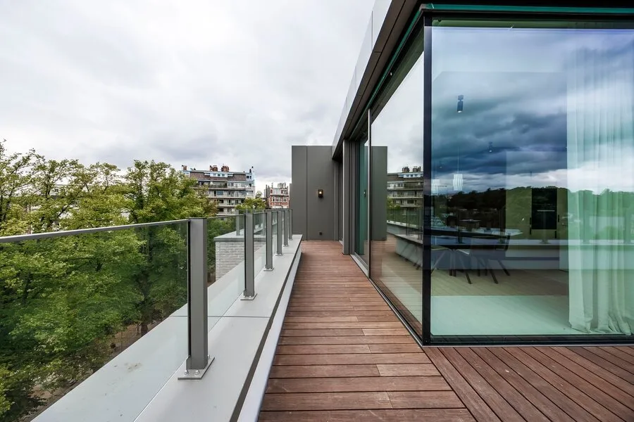 Balcon - Penthouse Moderne avec Vue Imprenable à Ukkel