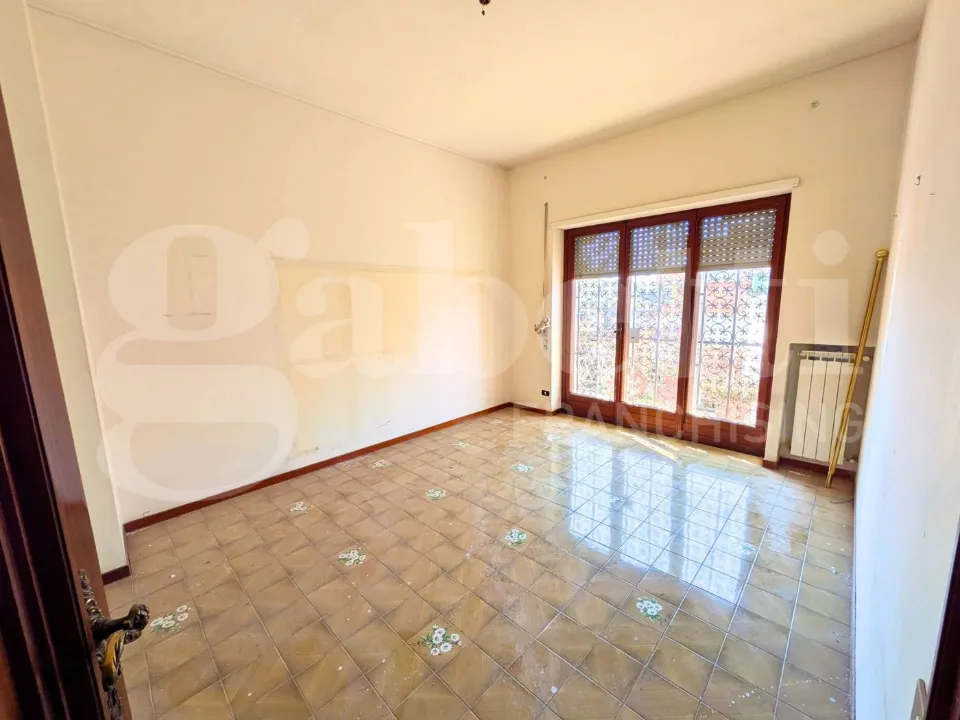 Elutuba - Trilocale with Perimeter Balcony in Tor Lupara