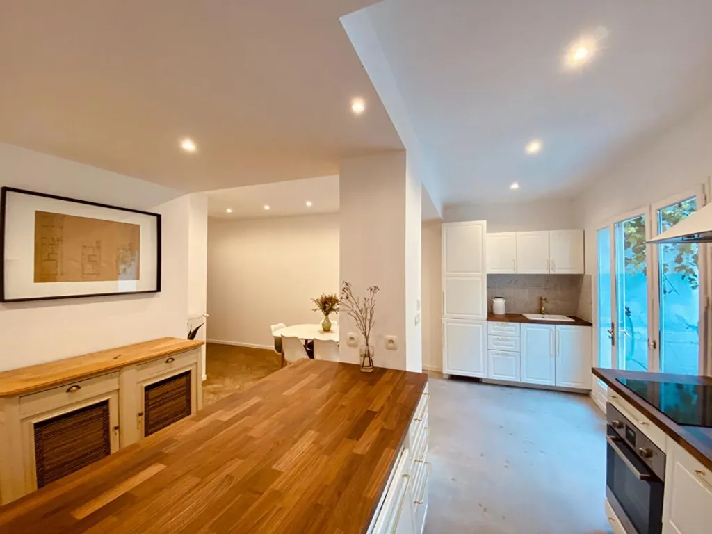 Kitchen - Luxury House with Garden in Bordeaux