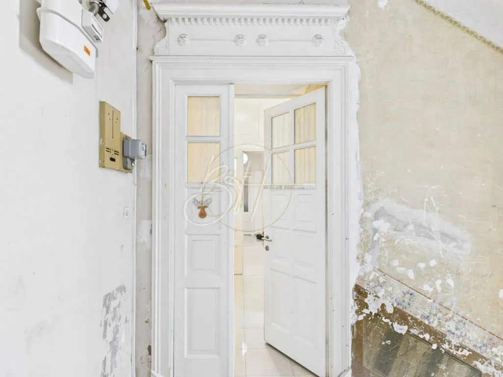 Esik - Apartment with Balcony in Pula Centre