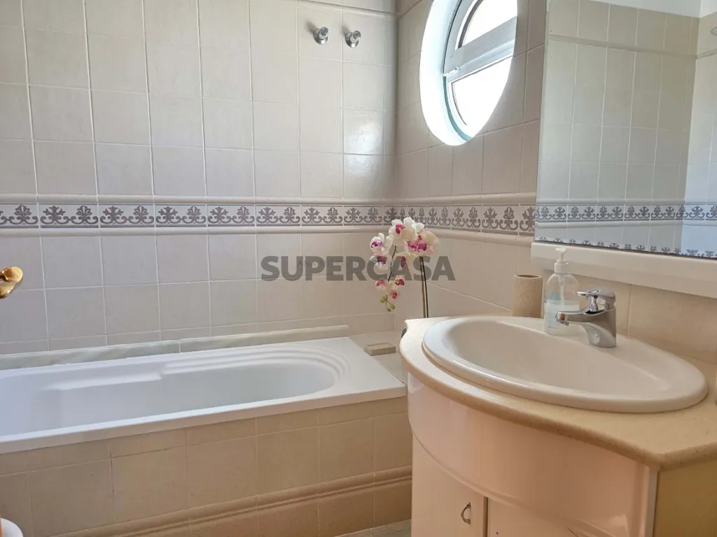 Salles de bain - Luxury Flat with Balcony in Quinta da Beloura