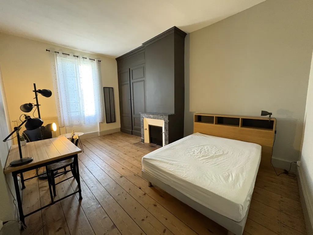 Bedrooms - Shared Room in Spacious Townhouse in Agen