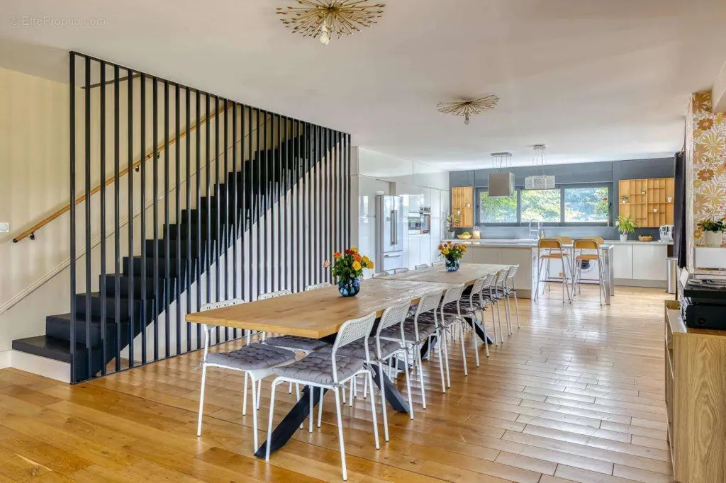 Salle à manger - Maison Familiale avec Jardin et Terrasse à Caumont