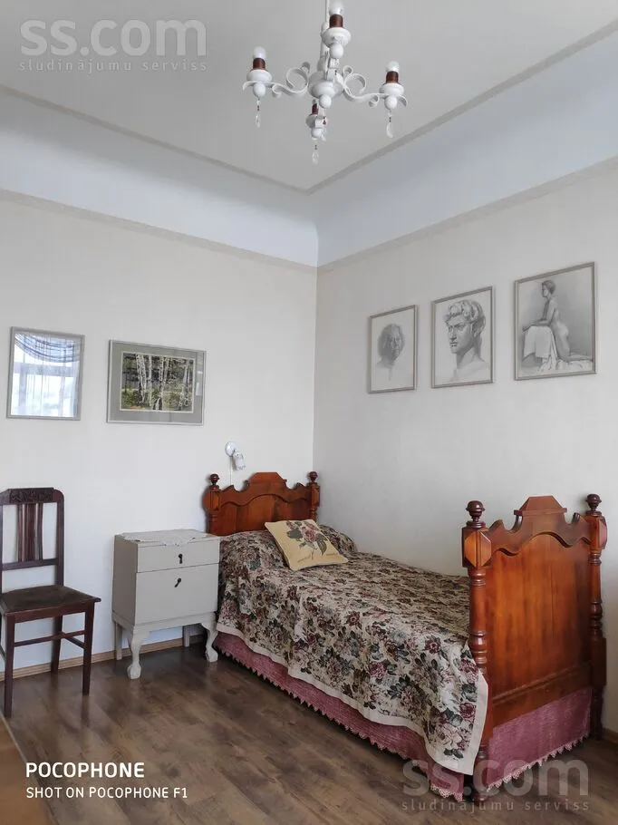 Chambres - Three-Bedroom Apartment with Artistic Interior in Riga Centre