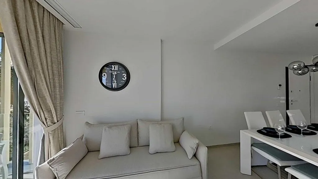 Salle à manger - Modern Apartment with Terrace in Golf Resort