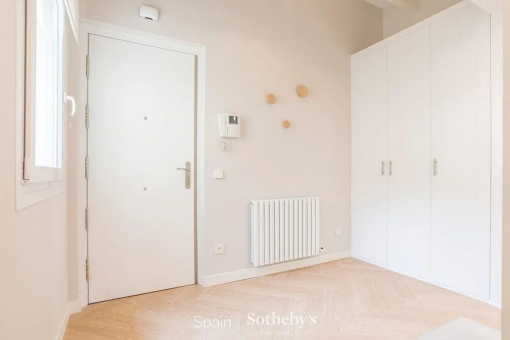 Esik - Apartment with Air Conditioning in Central Madrid