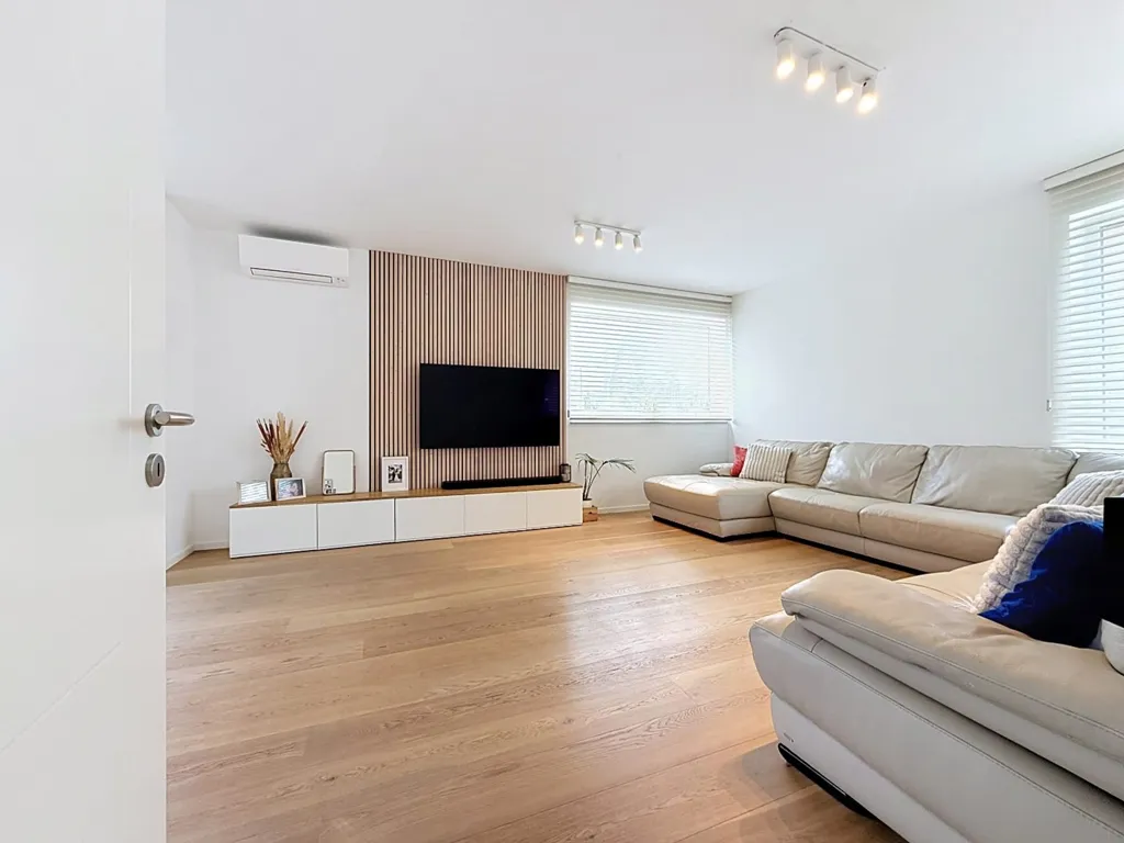 Soggiorno - Contemporary House with Solar Panels in Erembodegem