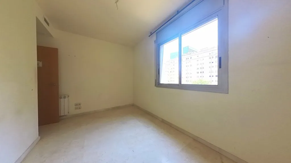 Toad - Occupied Flat with Terrace in Sabadell