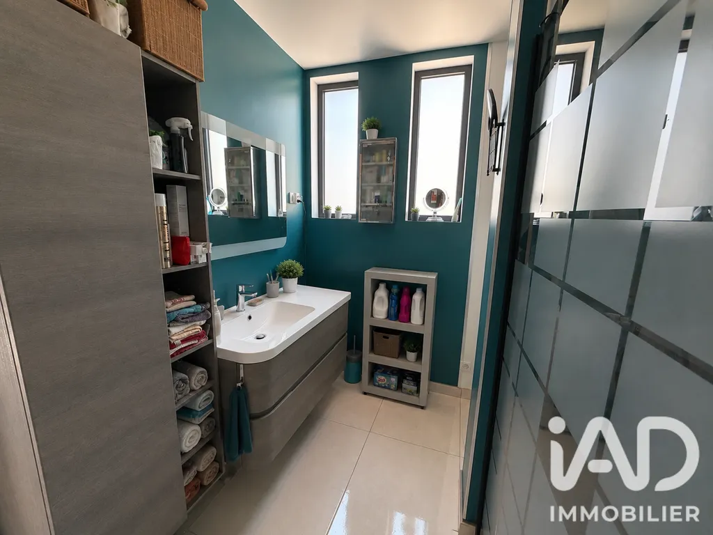 Salles de bain - Maison d'Architecte avec Jardin à Opio