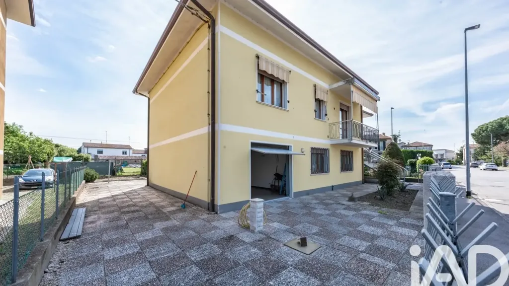 Extérieur - Villa with Courtyard in Massa Fiscaglia