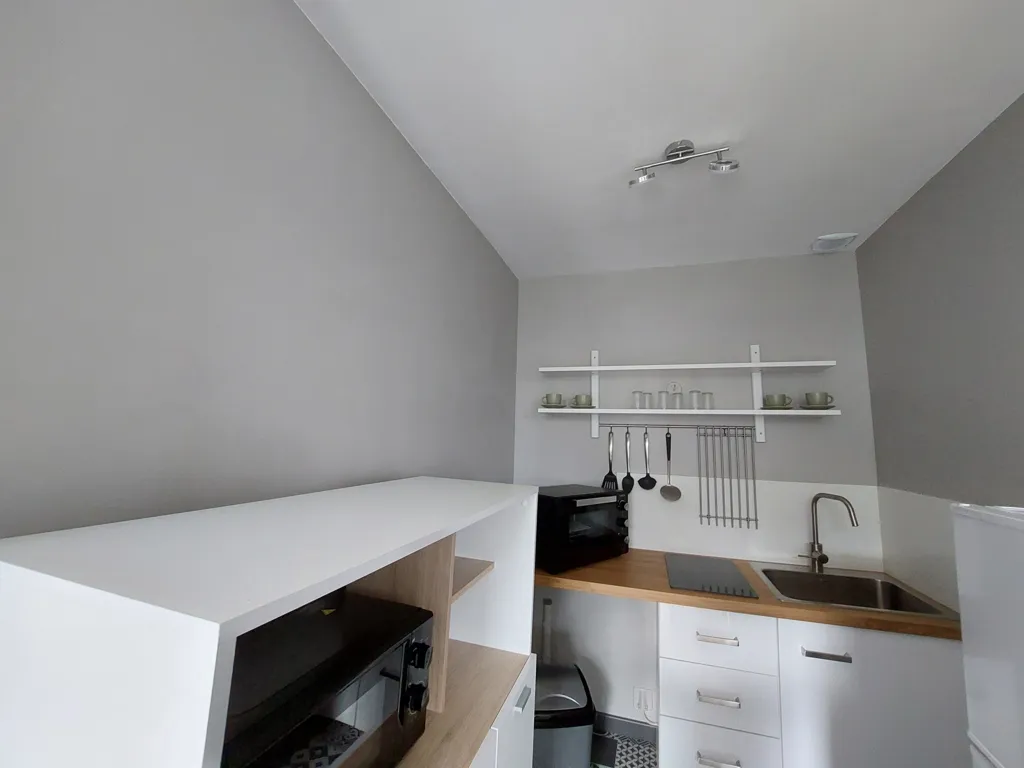 Cuisine - Studio Neuf en Centre-Ville, Proche Gare