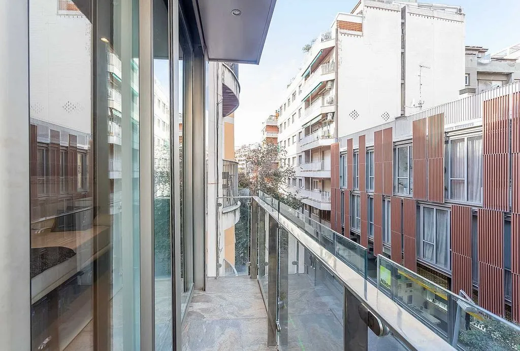 Balcone - Duplex with Terrace in Sant Gervasi, Barcelona