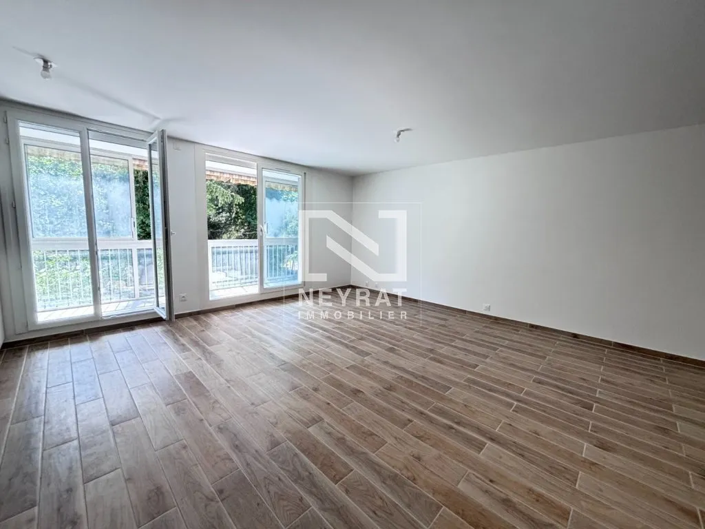 Magamistoad - Type 4 Flat with Balcony in Digoin