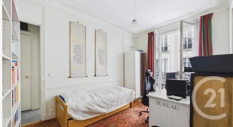 Chambres - Appartement Haussmannien avec Balcon à Paris