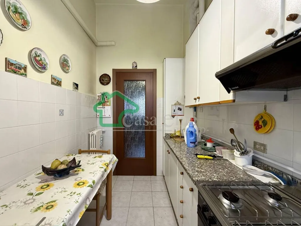 Cuisine - Elegant Triplex with Balcony in Lodi