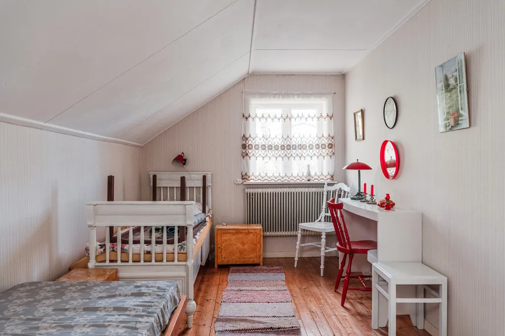 Bedrooms - Charming Cottage with Garden in Resele